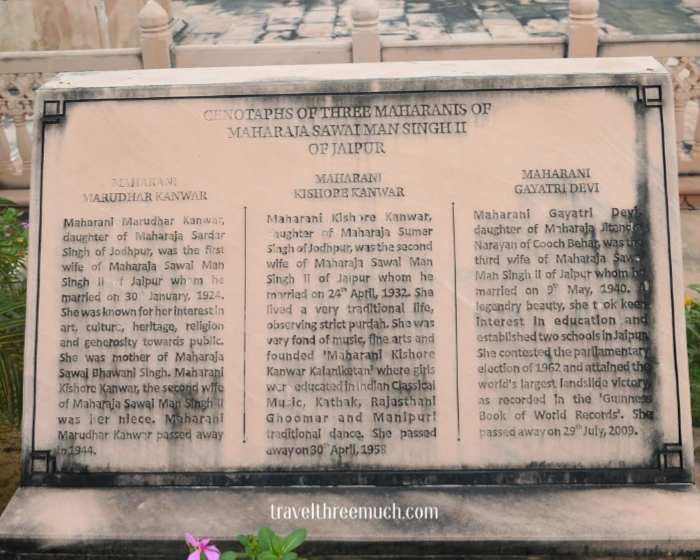 maharaniyon ki chhatri stone