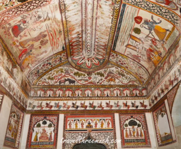 orchha fort paintings