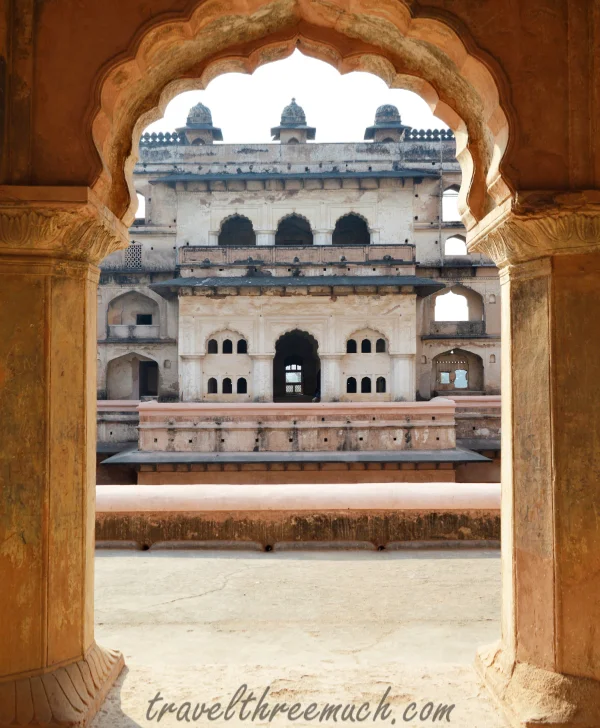 orchha fort2