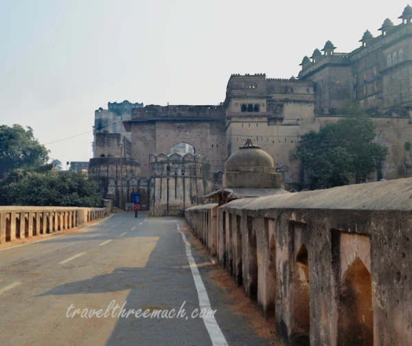 orchha fort entrance