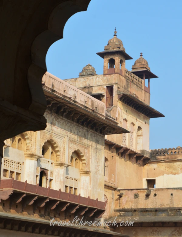 raja mahal orchha