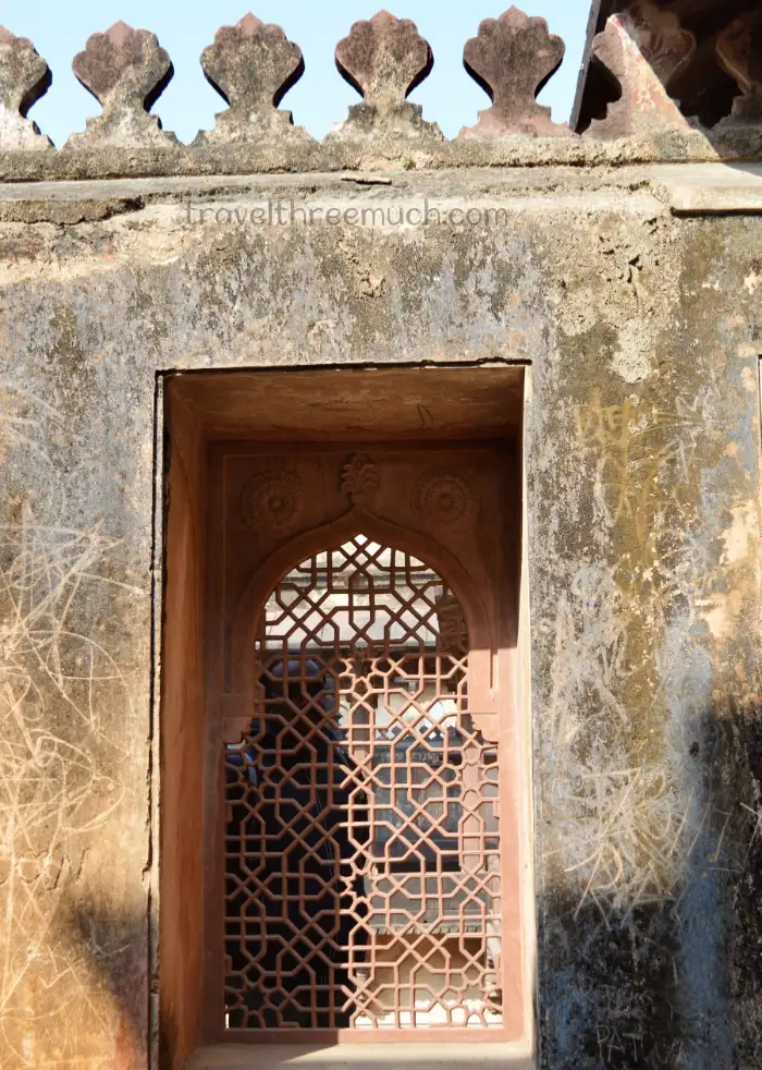 datia palace jaalis