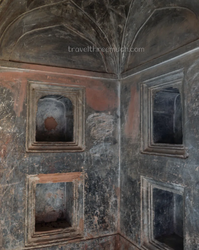 datia inside