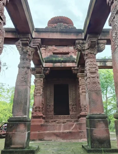 ruined osian temple amidst greenery
