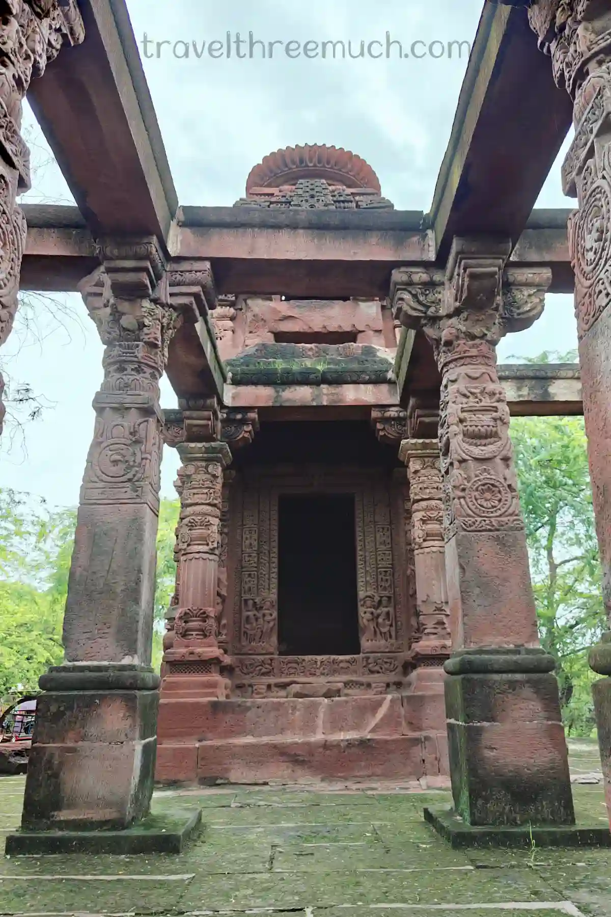 ruined osian temple amidst greenery