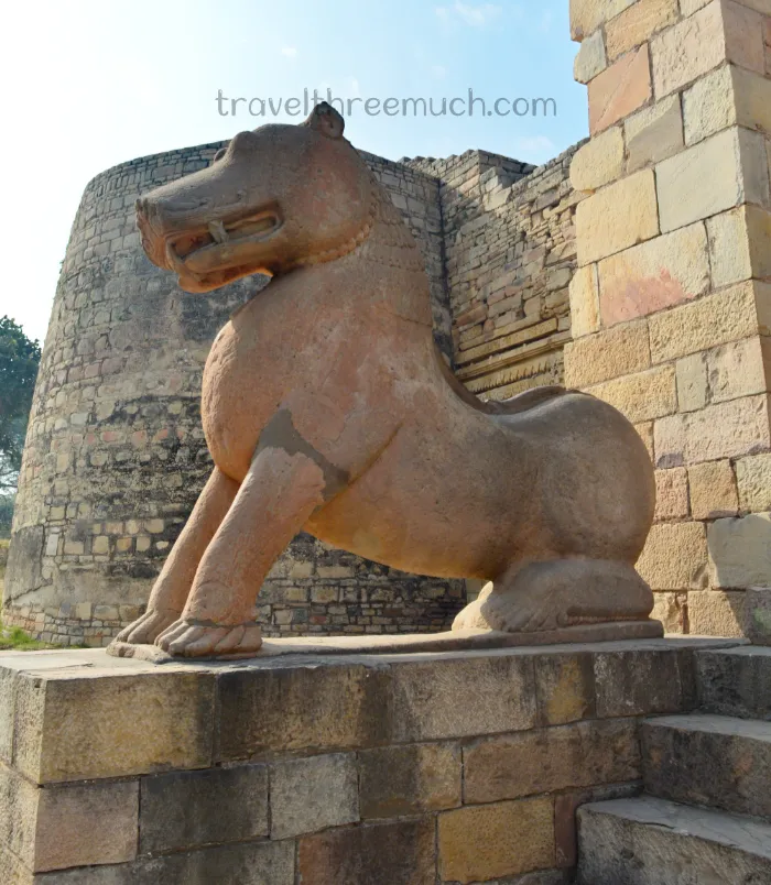 Garhi Padavali entrance lion
